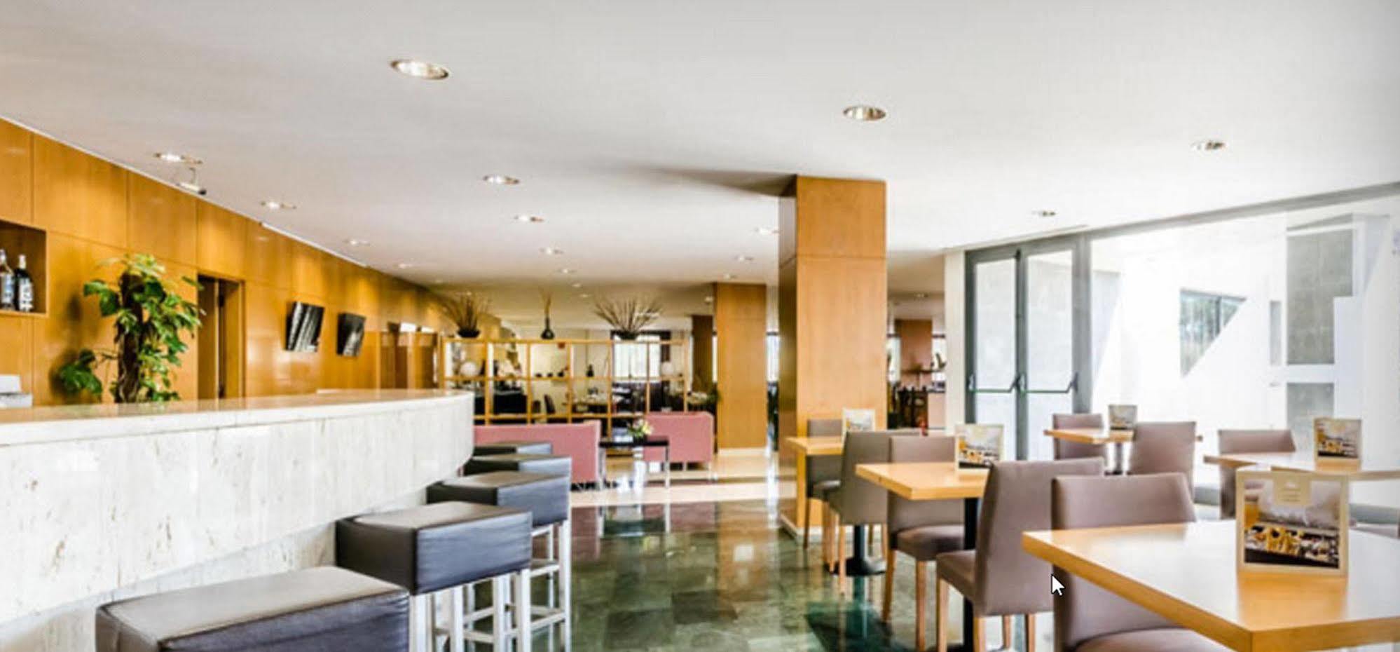 Exe Barbera Parc Hotel Barbera del Valles Exterior photo
